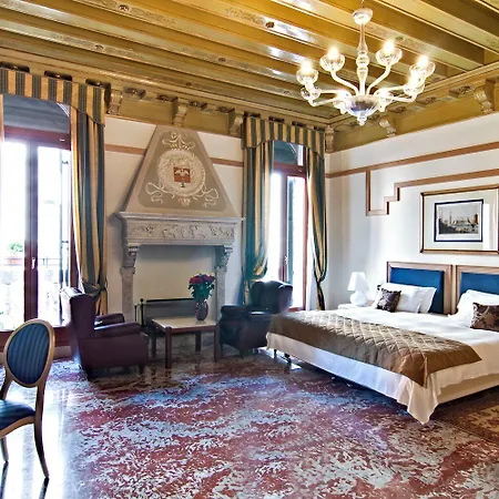 Foscari Palace Hotel 4*