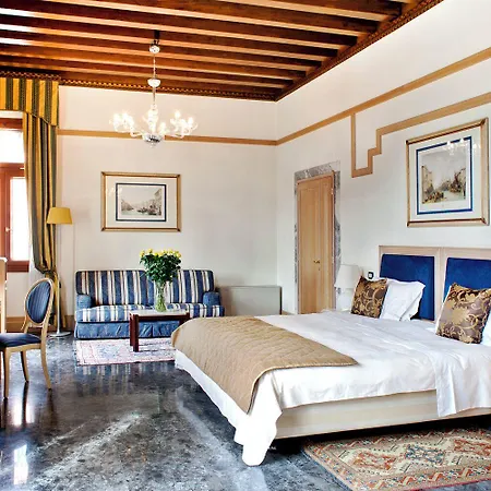 Foscari Palace Hotel 4*