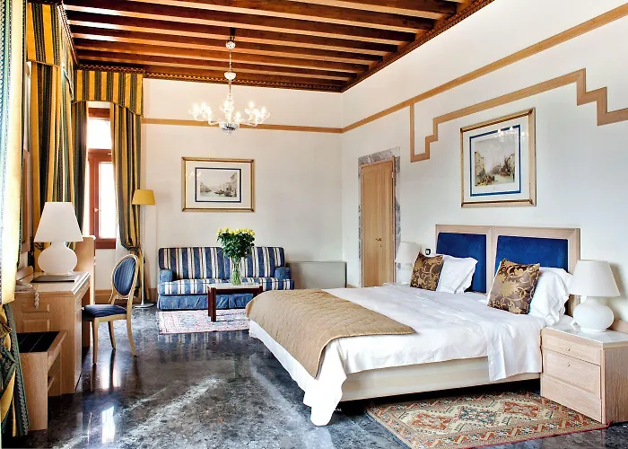 Foscari Palace Hotel 4*