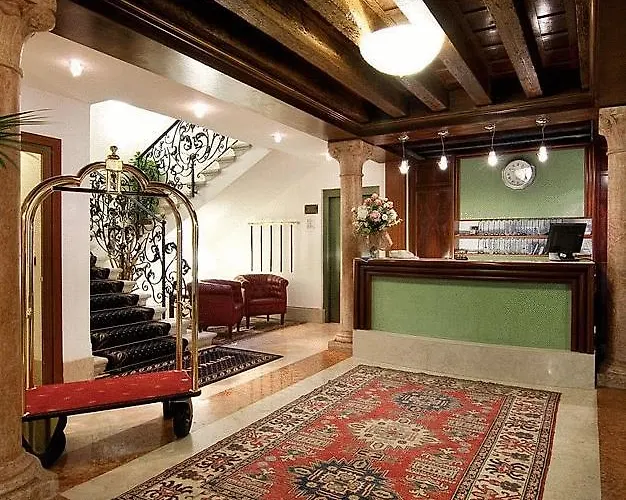 Foscari Palace מלון 4*