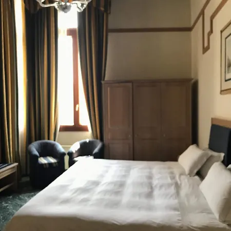 フォスカリ パレス ホテル 4*