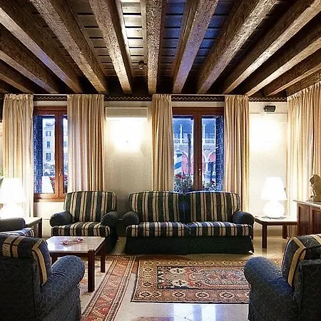 フォスカリ パレス 4* ヴェネツィア